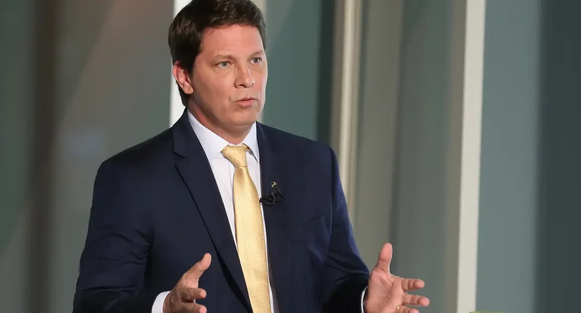 STF não consegue notificar Mário Frias sobre filme de Bolsonaro