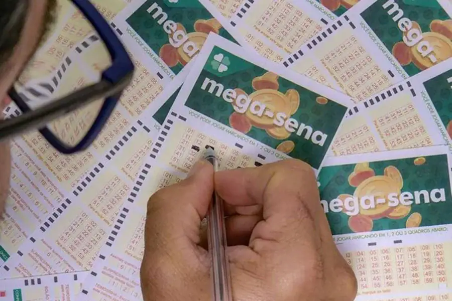 “Rei do bolão”: dono de lotérica ganha R$ 168 milhões na Mega-Sena