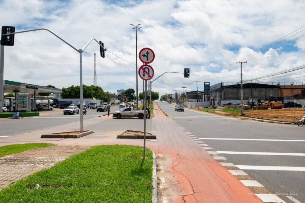 Prefeitura implanta novo semáforo na Ville Roy e muda circulação no Canarinho