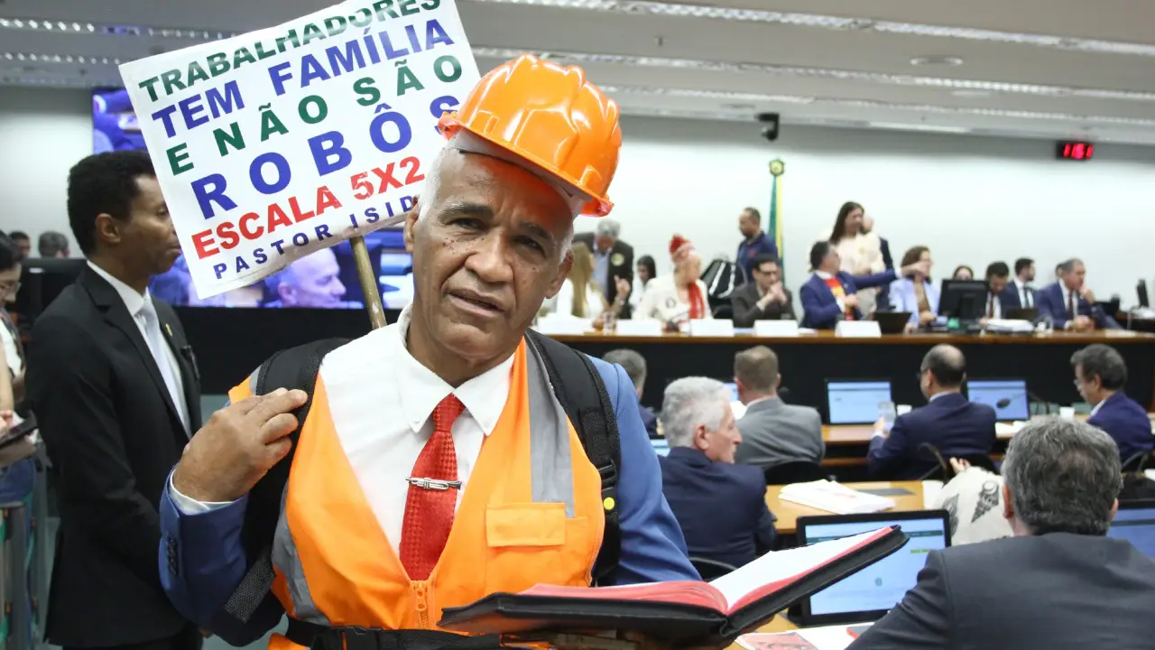 Pastor diz que fim da escala 6×1 dará tempo para sexo