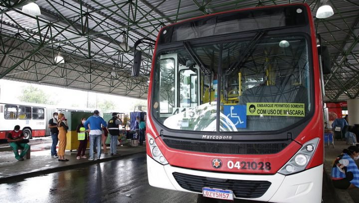 TRT-11 exige circulação mínima de ônibus durante greve em Manaus
