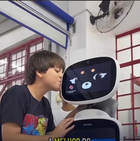 Escolas terão robô “garçom” para auxiliar alunos