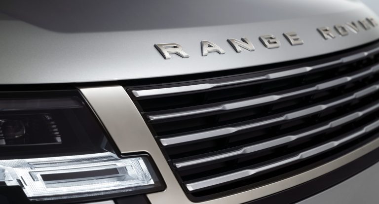Range Rover apresenta SV Ultra com tecnologia de áudio inédita