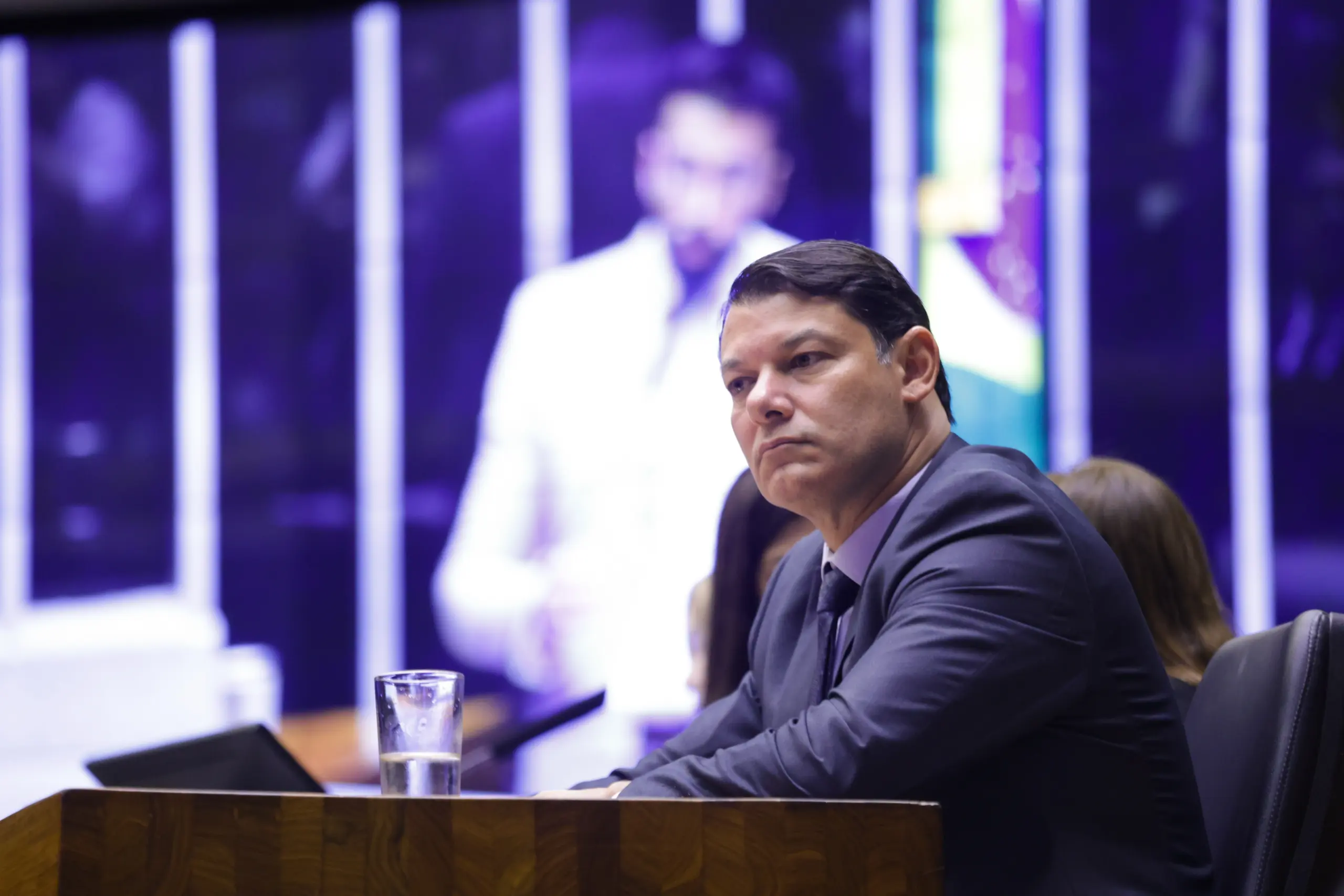 Câmara dá aval a projeto de Roberto Duarte que cria regime especial para entidades esportivas