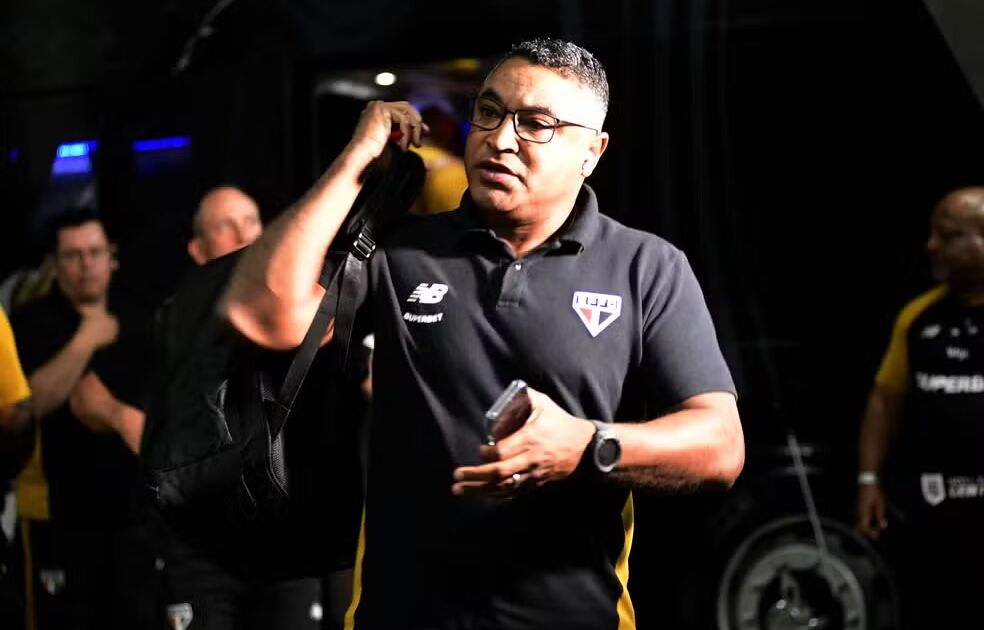 Problema em avião adia viagem do São Paulo para jogo no Chile