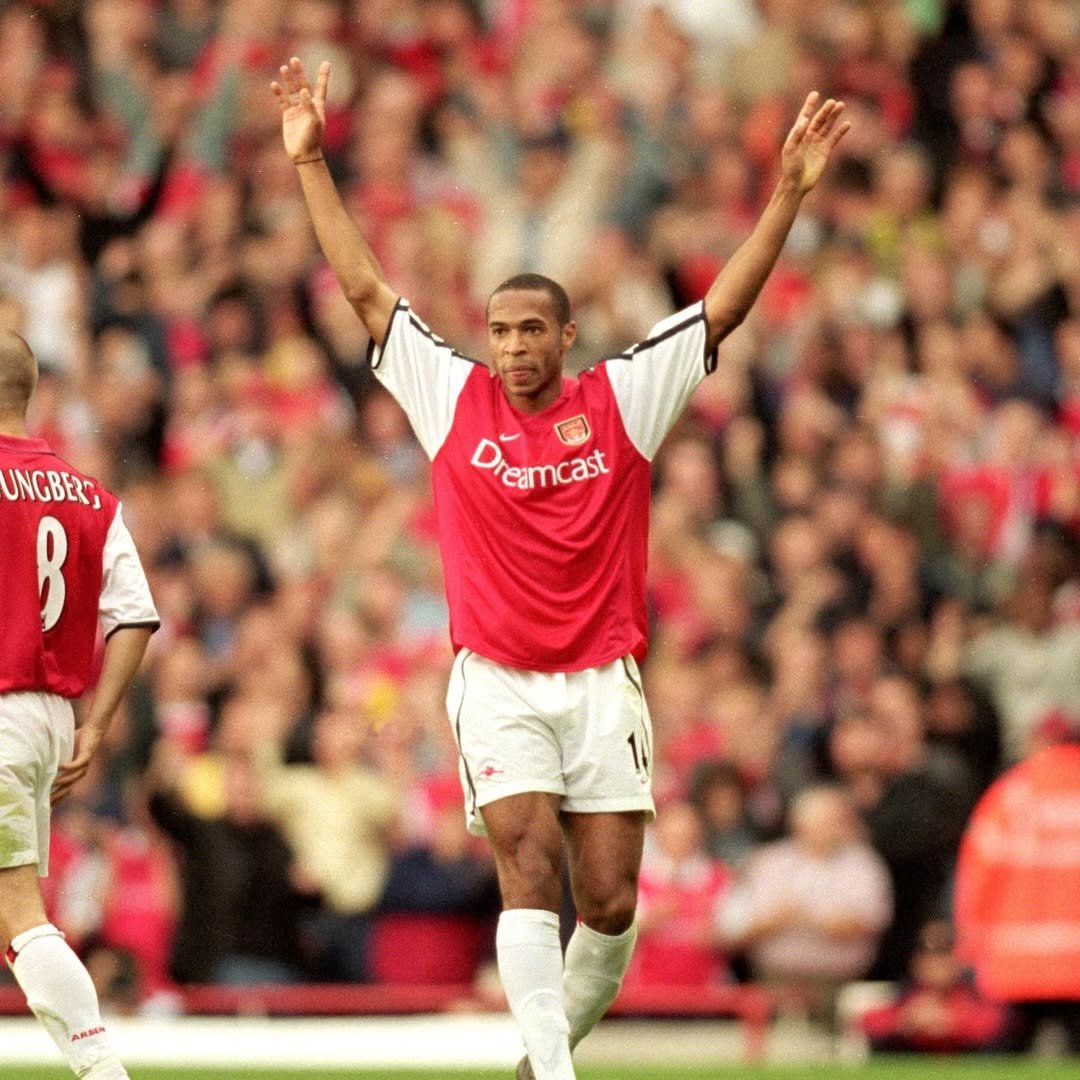 “Finalmente podemos celebrar”, diz Thierry Henry após conquista do Arsenal na Premier League