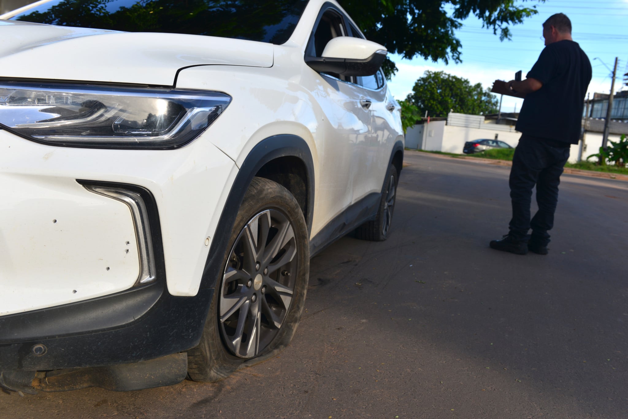 Soldado da PM que atirou no carro da esposa é preso após fugir de abordagem