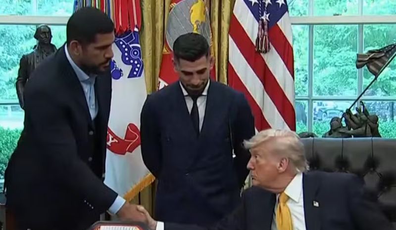 Trump anuncia luta do UFC na Casa Branca ao lado de brasileiro