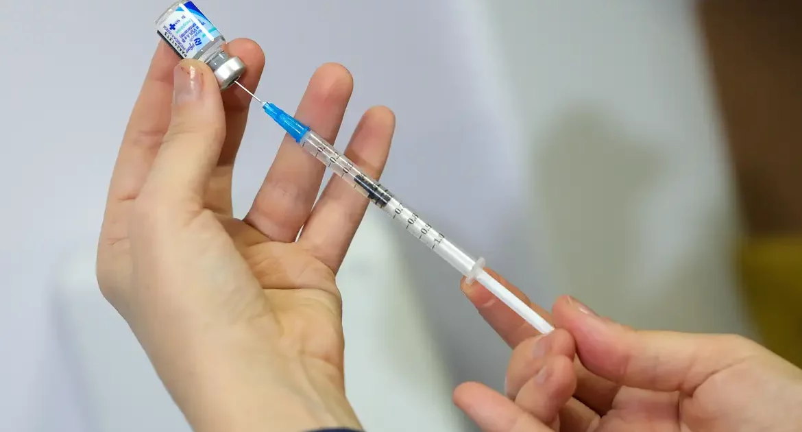 Vacina contra cepa do ebola na África pode demorar até 9 meses