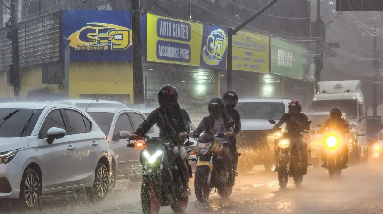Frio polar derruba temperatura e provoca chuvas fortes no Acre nesta segunda