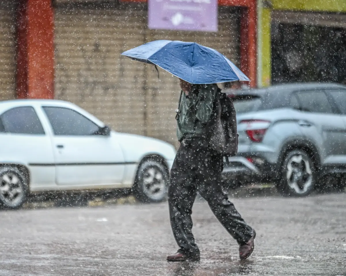 Abril fecha com chuvas 7,5% acima da média e alta frequência de dias chuvosos