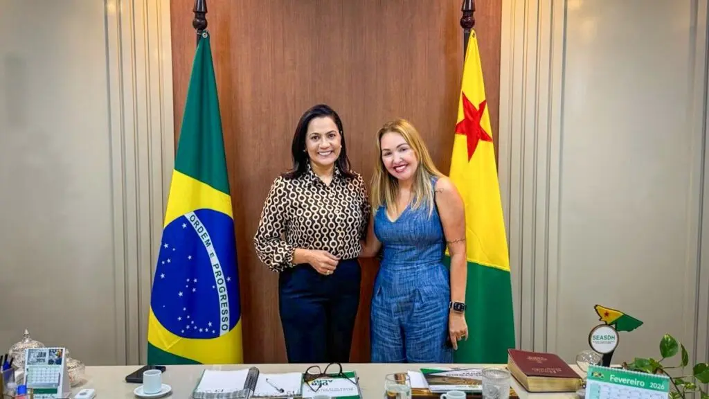 Sula Ximenes desiste de pré-candidatura e anuncia volta ao Deracre: “Coração apertado”