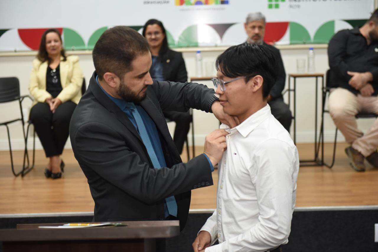 Aos 24 anos, indígena se torna um dos primeiros professores federais do Acre