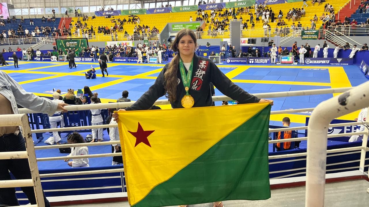 Acreana de 17 anos conquista ouro no Campeonato Brasileiro de Jiu-Jítsu e soma 10 medalhas na carreira