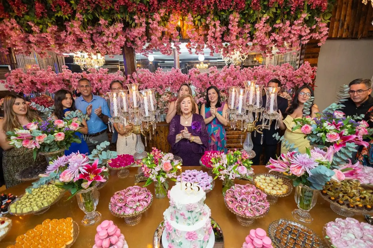 Aniversário da dama Flávia Lavocat. Confira mais na coluna Roberta Lima