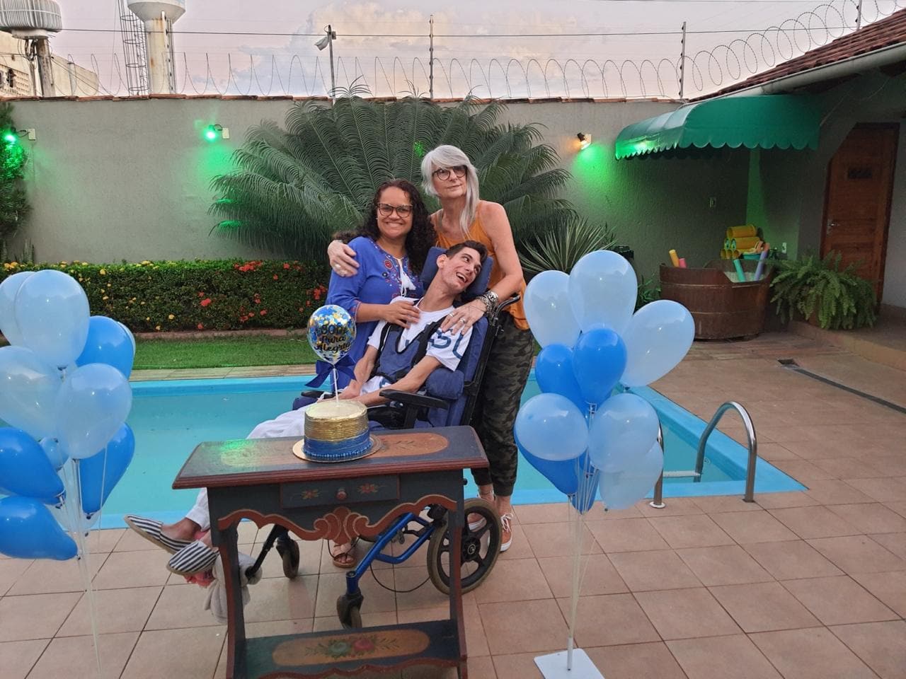 “Meu filho me ensinou o amor mais puro”: mãe atípica do Acre relembra 32 anos ao lado do filho com paralisia cerebral