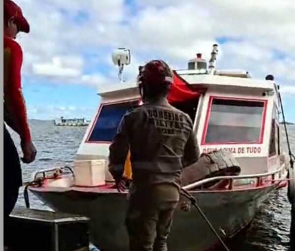 Homem desaparece após cair de lancha no rio Tapajós, em Santarém