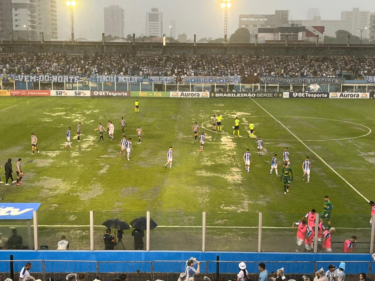 Paysandu x Anápolis é interrompido por conta de forte chuva na Curuzu