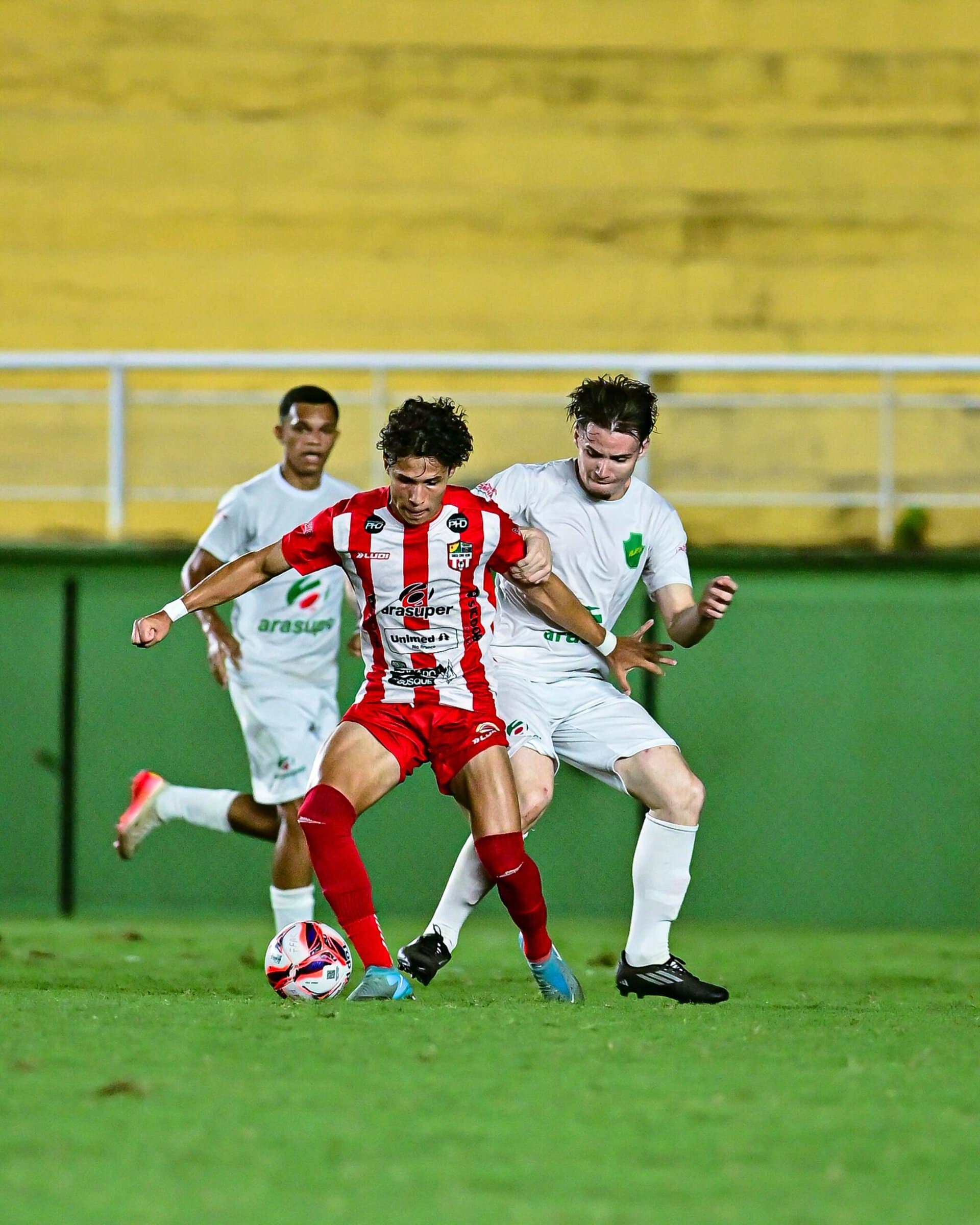 Santa Cruz “atropela” o Náuas e assume liderança do Campeonato Estadual