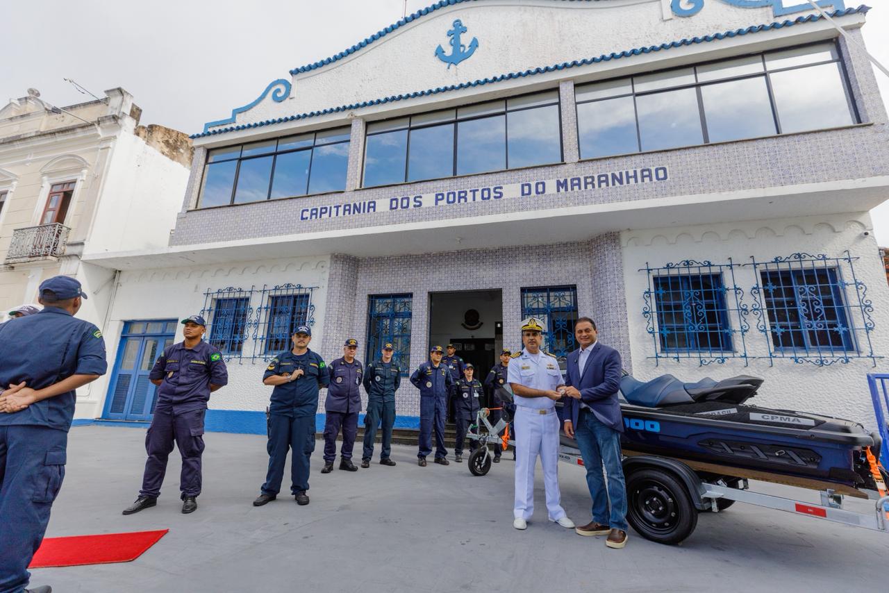 Senador Weverton Rocha entrega motoaquática para reforçar fiscalização da Capitania dos Portos