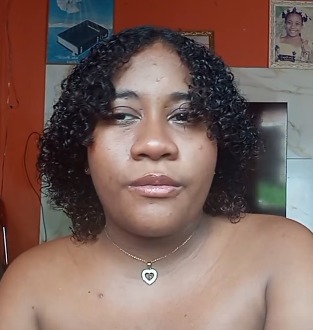 Doméstica grávida agredida por ex-patroa relata perda parcial da audição