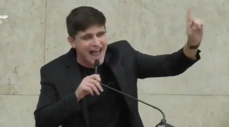 Vereador do PL chama professores de “vagabundos” durante sessão legislativa