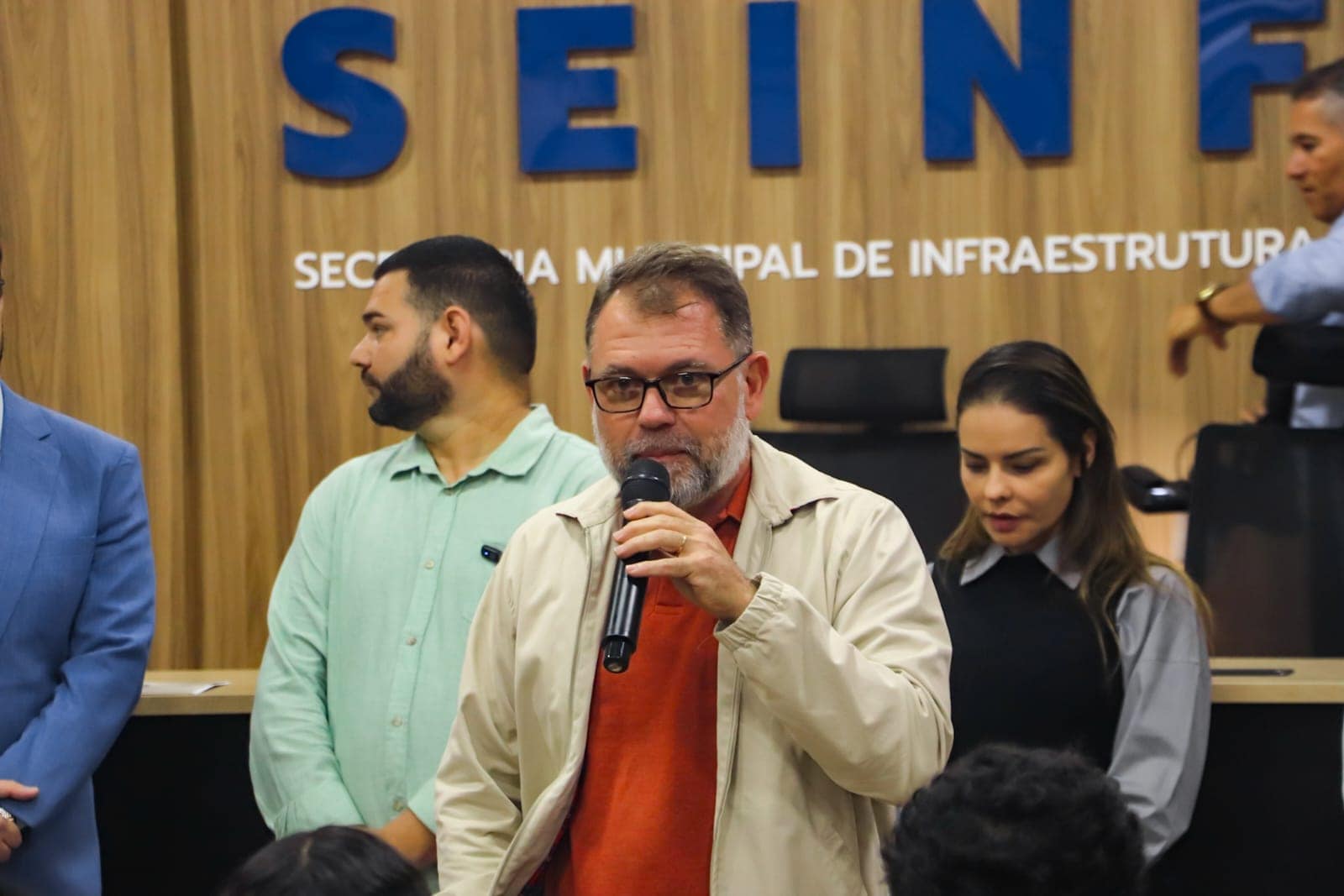 Alysson anuncia reajuste de 45% na bolsa de estágio da Prefeitura de Rio Branco
