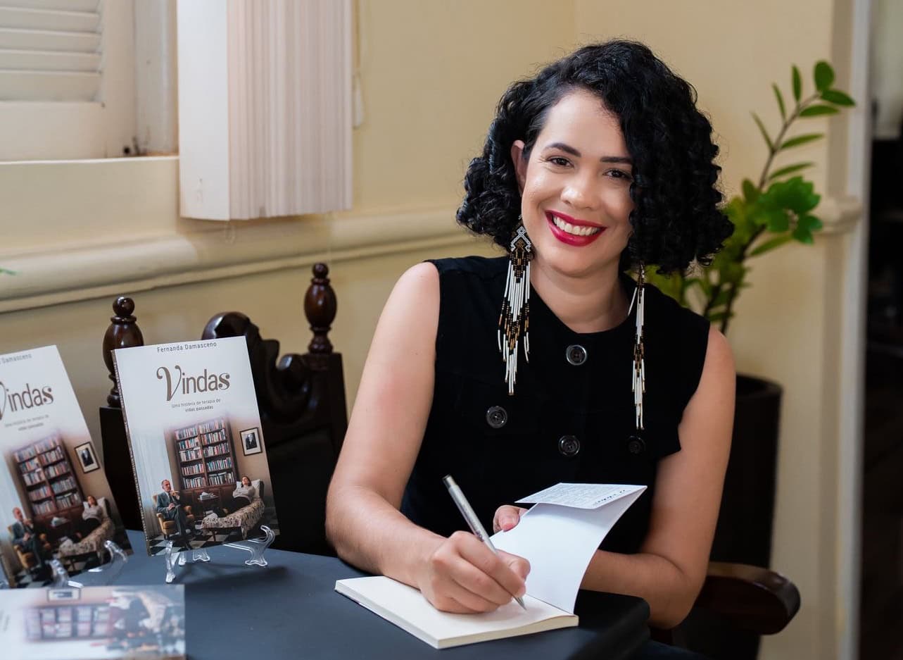 Acreana lança livro inspirado em tratamento contra depressão e autoconhecimento: “é possível encontrar caminhos de cura”