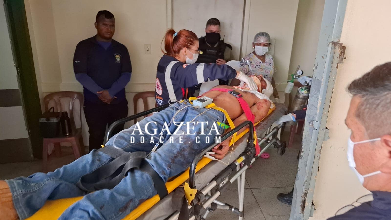Motociclista sofre fratura craniana e é intubado após atropelar adolescente em Rio Branco