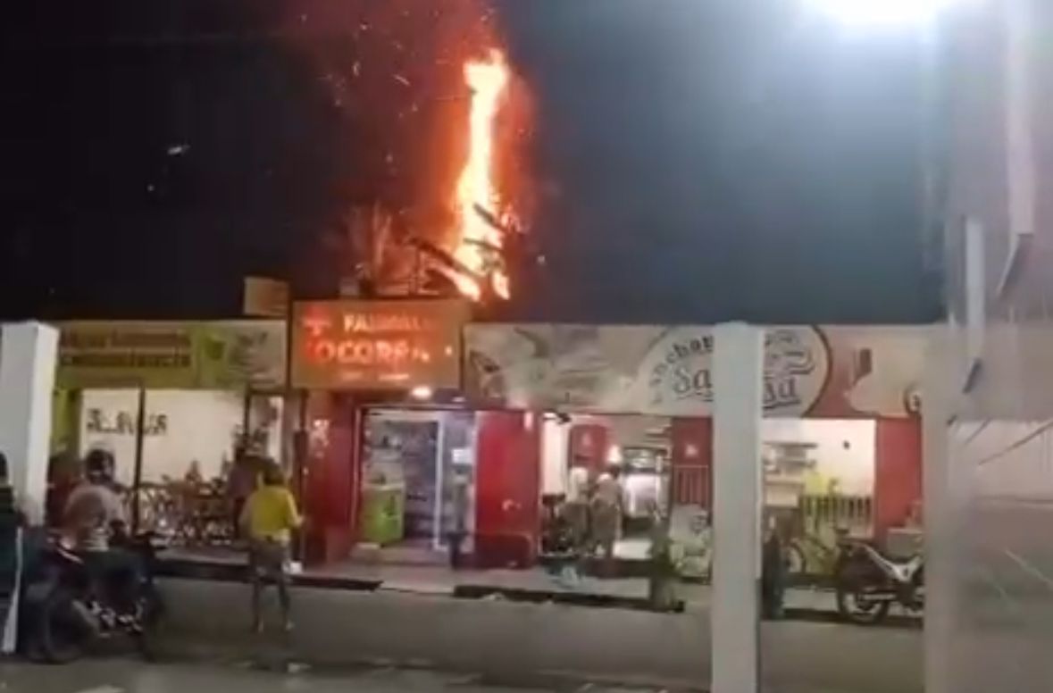 VÍDEO: fogo atinge área de mata próximo ao Socorrão II