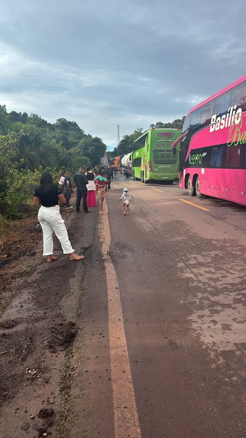 BR-174/AM será totalmente interditada durante a noite e tem restrição parcial diurna no km 1047