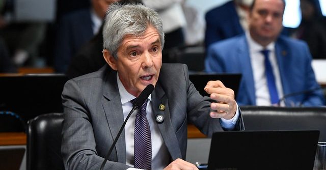 Bagattoli cobra providências da Nova 364 sobre estrutura que tem bloqueado o acesso na Linha Boa Esperança, em Candeias do Jamari