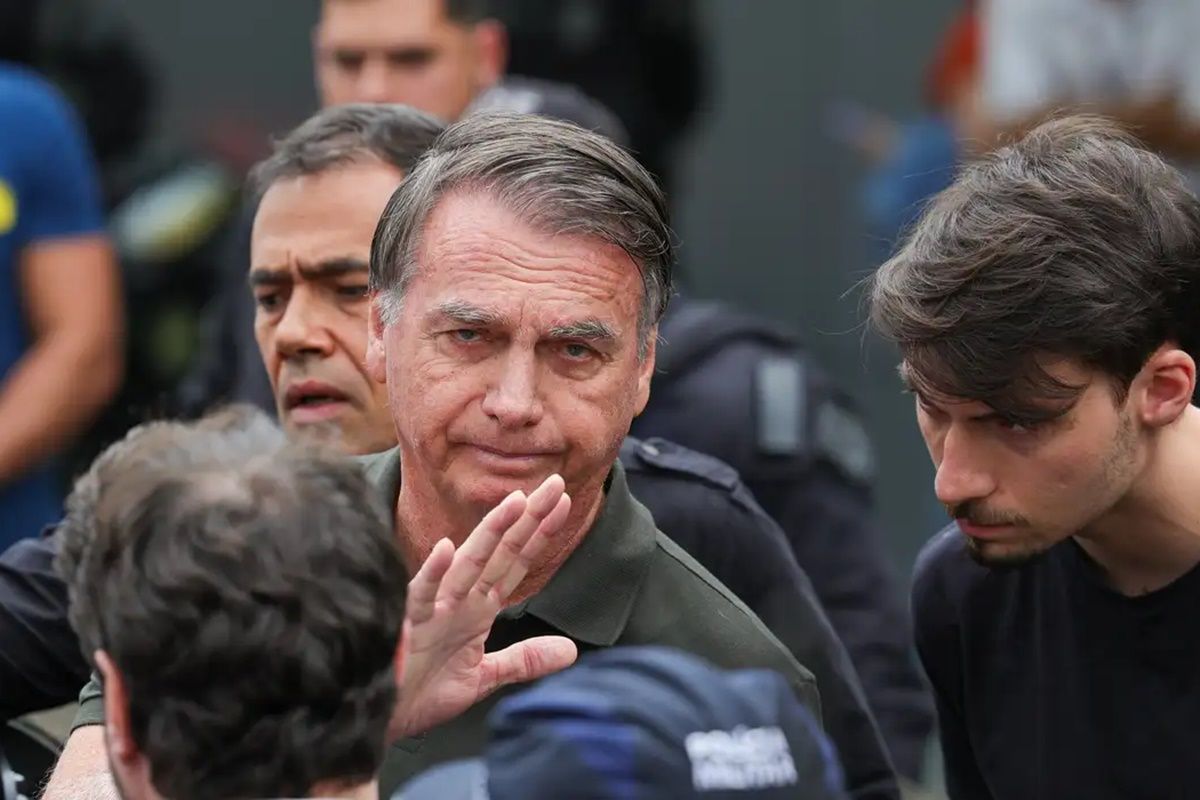 Bolsonaro passa por cirurgia no ombro e operação não tem intercorrências…