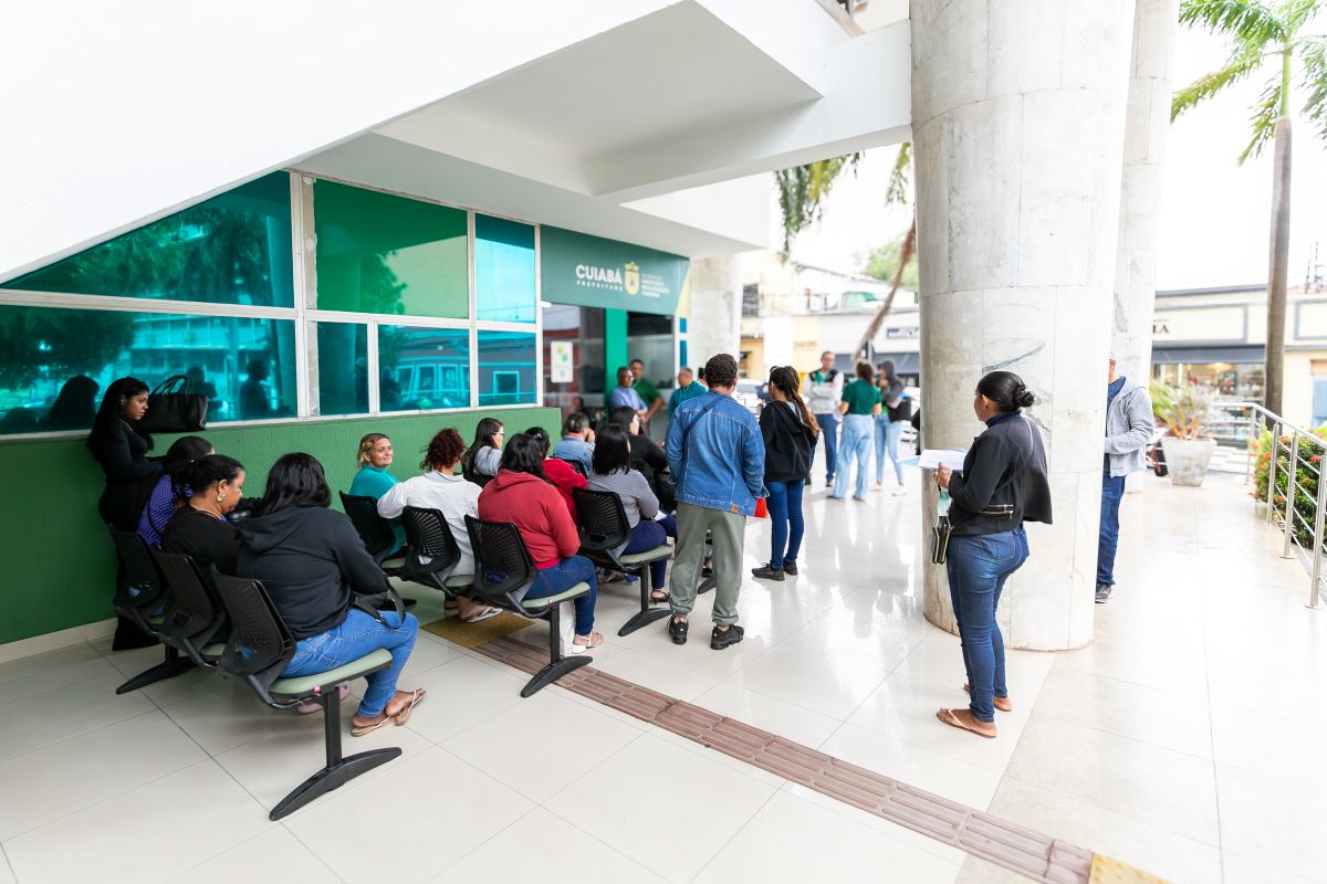 Mais de 200 candidatos comparecem para entrega de documentos do Casa Cuiabana…
