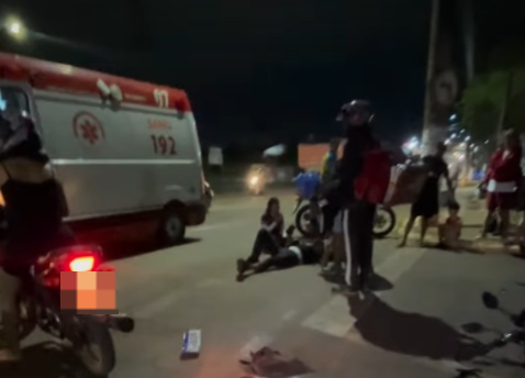 Motociclista fica ferido após carro invadir preferencial