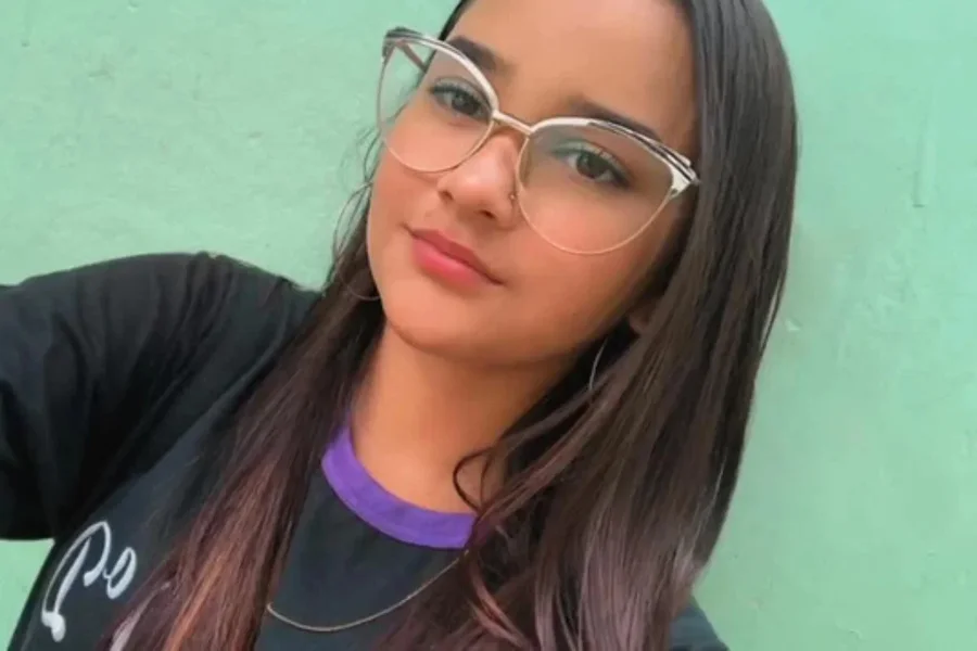 Adolescente de 16 anos morre após levar choque