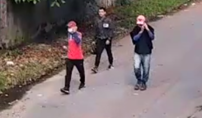 Veja o momento em que trio mascarado invade concessionária em Manaus