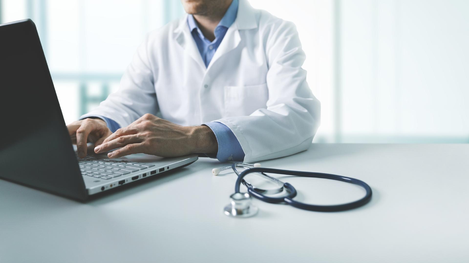 CFM lança plataforma para denúncias de exercício ilegal da medicina