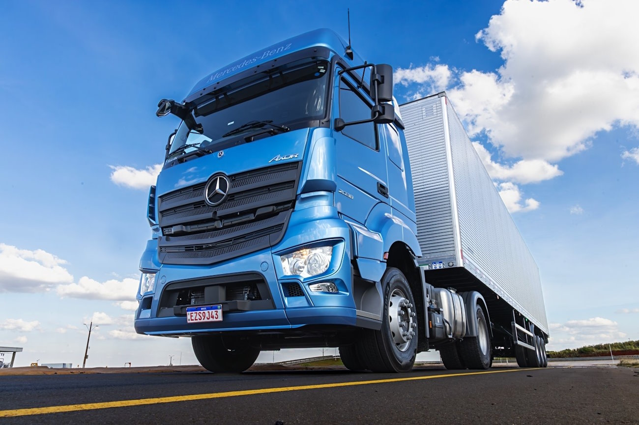 Caminhões Mercedes-Benz têm condições especiais de financiamento em Maio