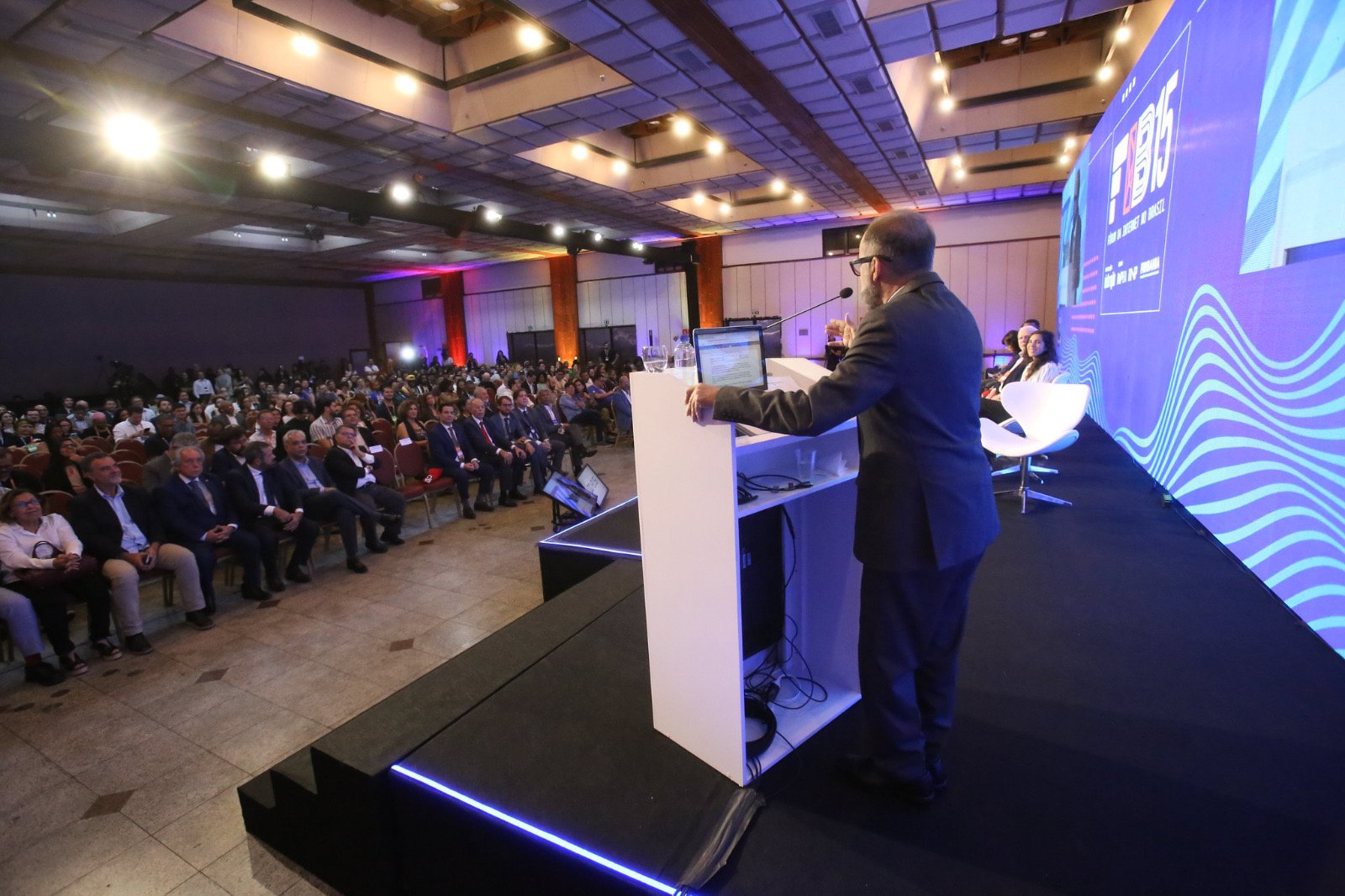 Belém recebe Fórum da Internet com debates sobre IA, dados e plataformas digitais