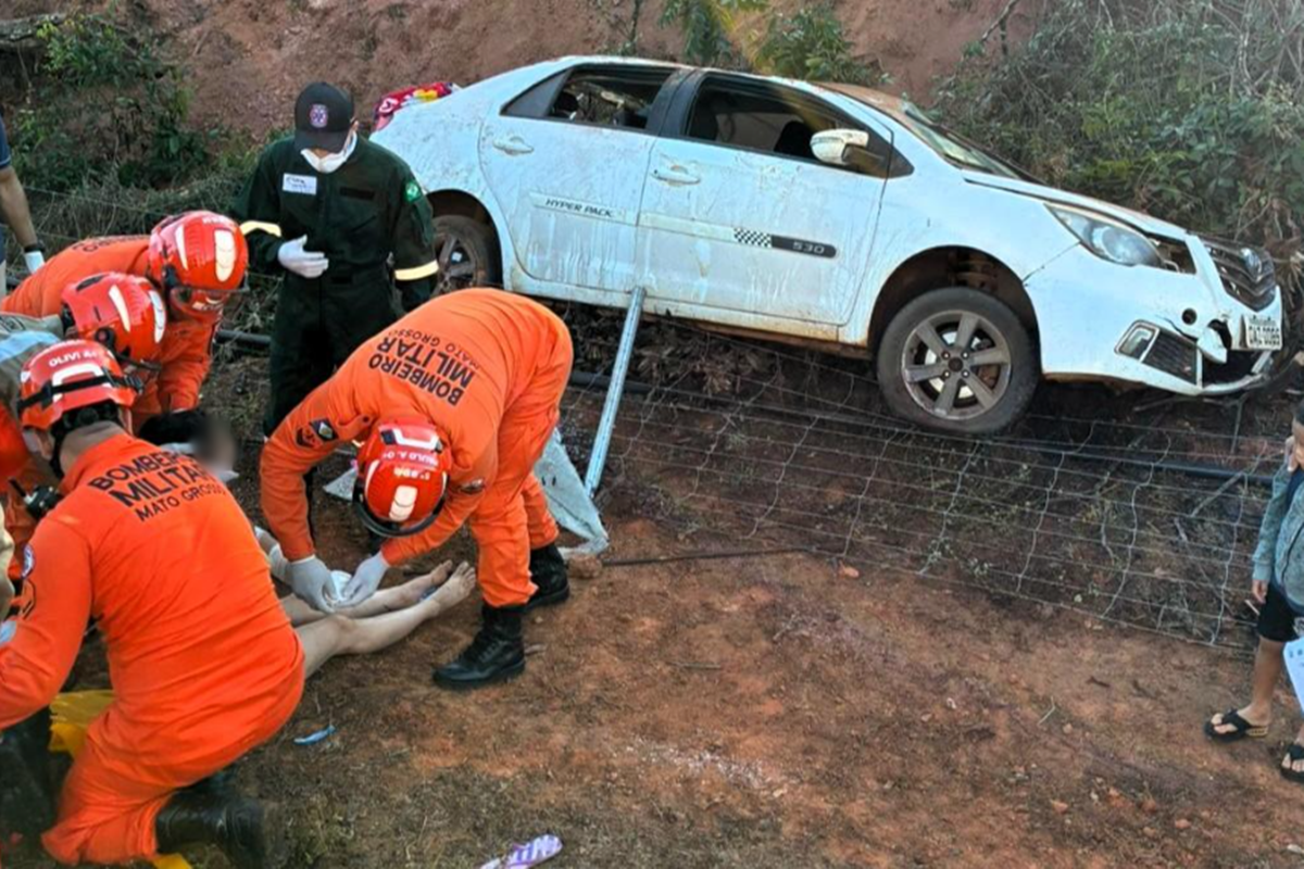 Mulher capota carro enquanto levava filhos para creche em MT…