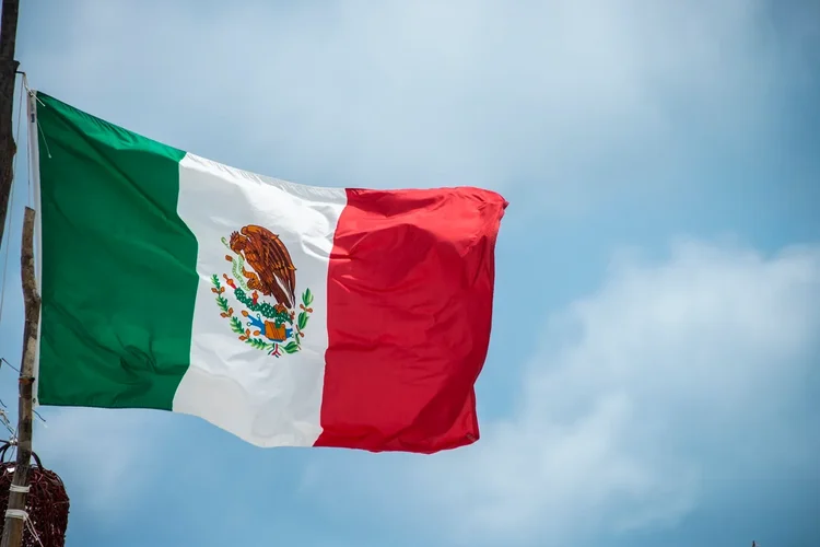 Cidade do México corre para concluir obras antes da Copa