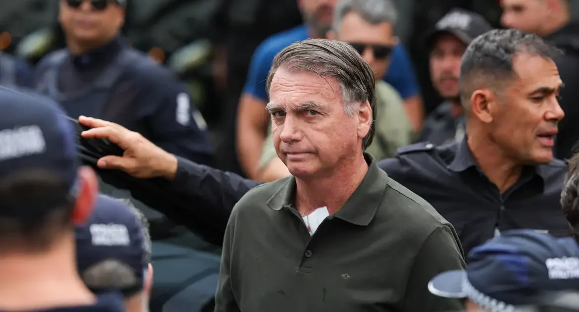 Bolsonaro solicita autorização para cozinheira durante prisão domiciliar