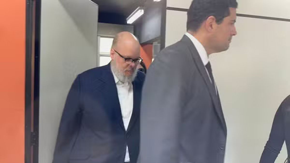 Ed Motta diz que se sentiu desprestigiado com cobrança da taxa de rolha e nega ter ofendido funcionários