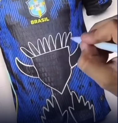 Camisa da Seleção vira alvo de teoria sobre símbolo satânico