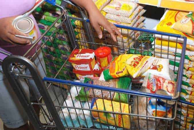 Acreano precisa trabalhar quase 100 horas para comprar cesta básica completa, aponta pesquisa