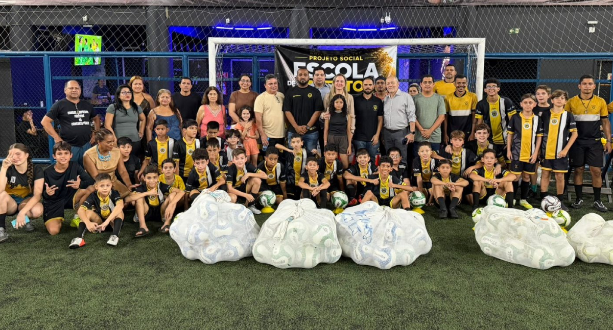 Cláudia de Jesus entrega materiais esportivos para projeto social em Porto Velho