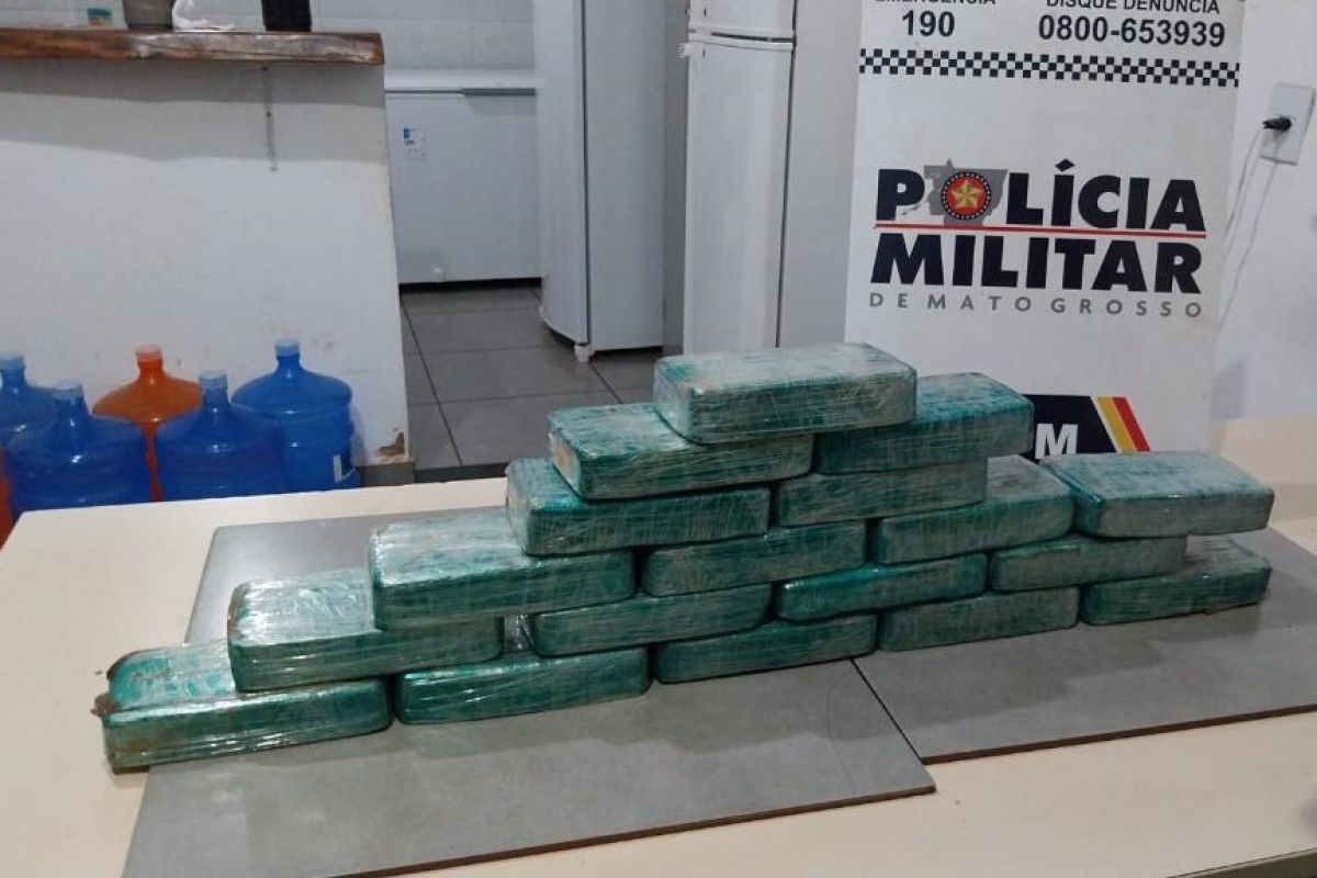 Polícia prende casal de faccionados com 18 quilos de pasta base …