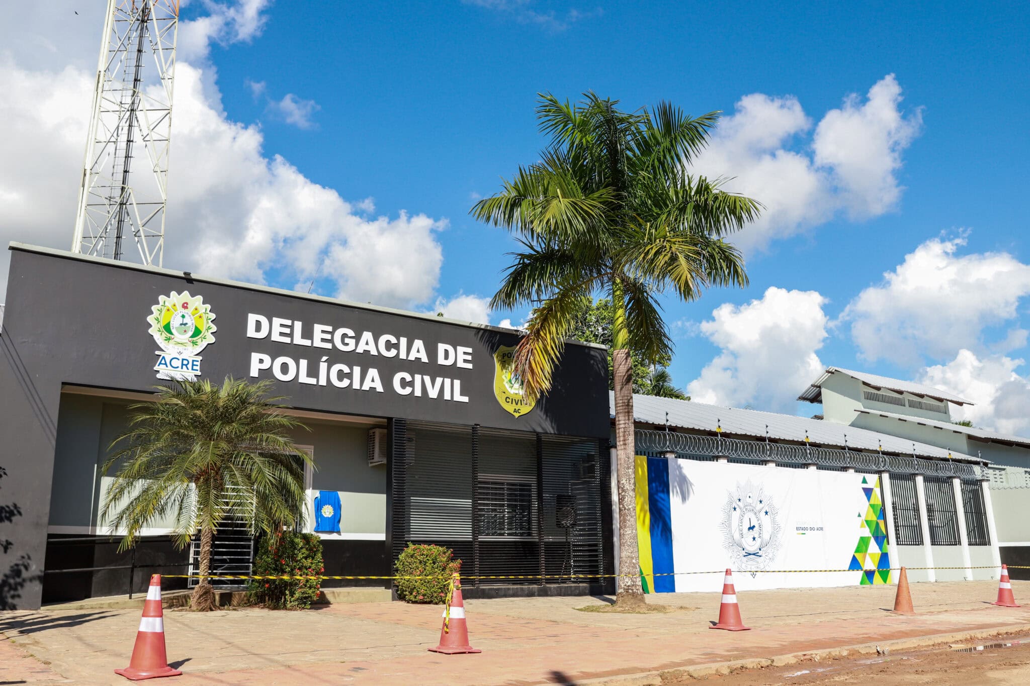 Casal é preso no Acre suspeito de extorquir vítima