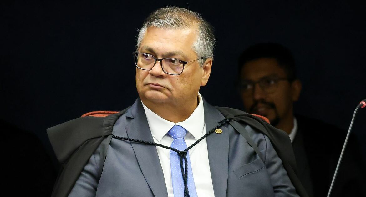 Ministro Flávio Dino cancela ida ao Fórum de Lisboa após acidente doméstico